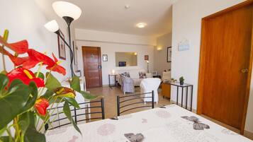 Appartement, 1 chambre, terrasse, vue océan | Restauration dans la chambre