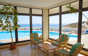 Lobby sitting area - A08 - Magnólia Sea View Apartment by DreamAlgarve (Lagos)