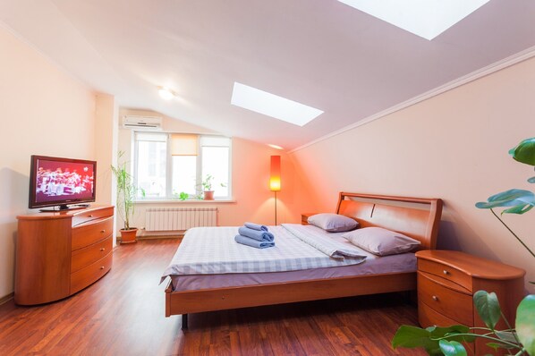 1 bedroom, soundproofing, iron/ironing board, free WiFi - ApartHotel on Independence Square (Kyiv)