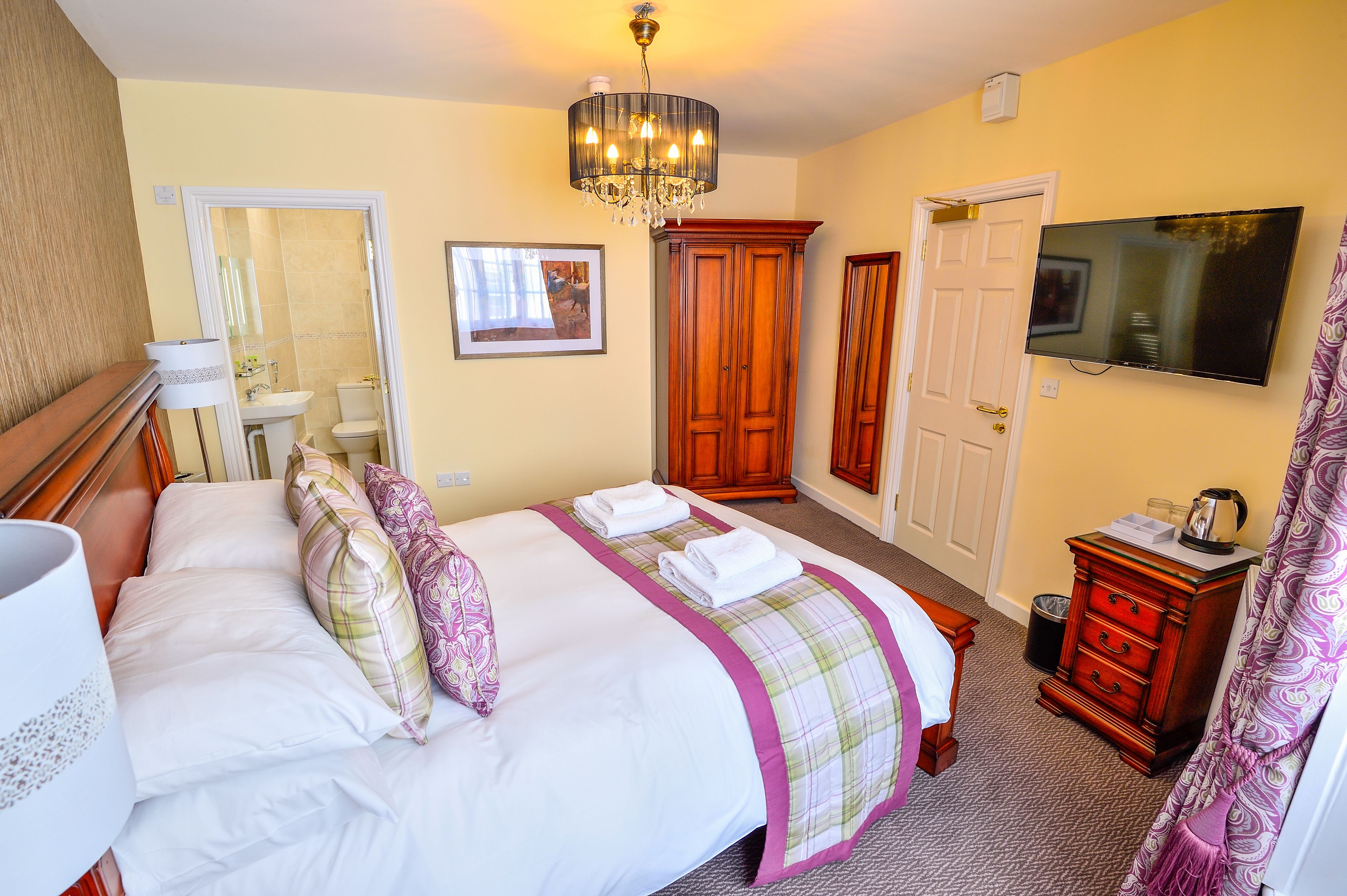 king double | individually decorated, individually furnished, desk, iron/ironing board