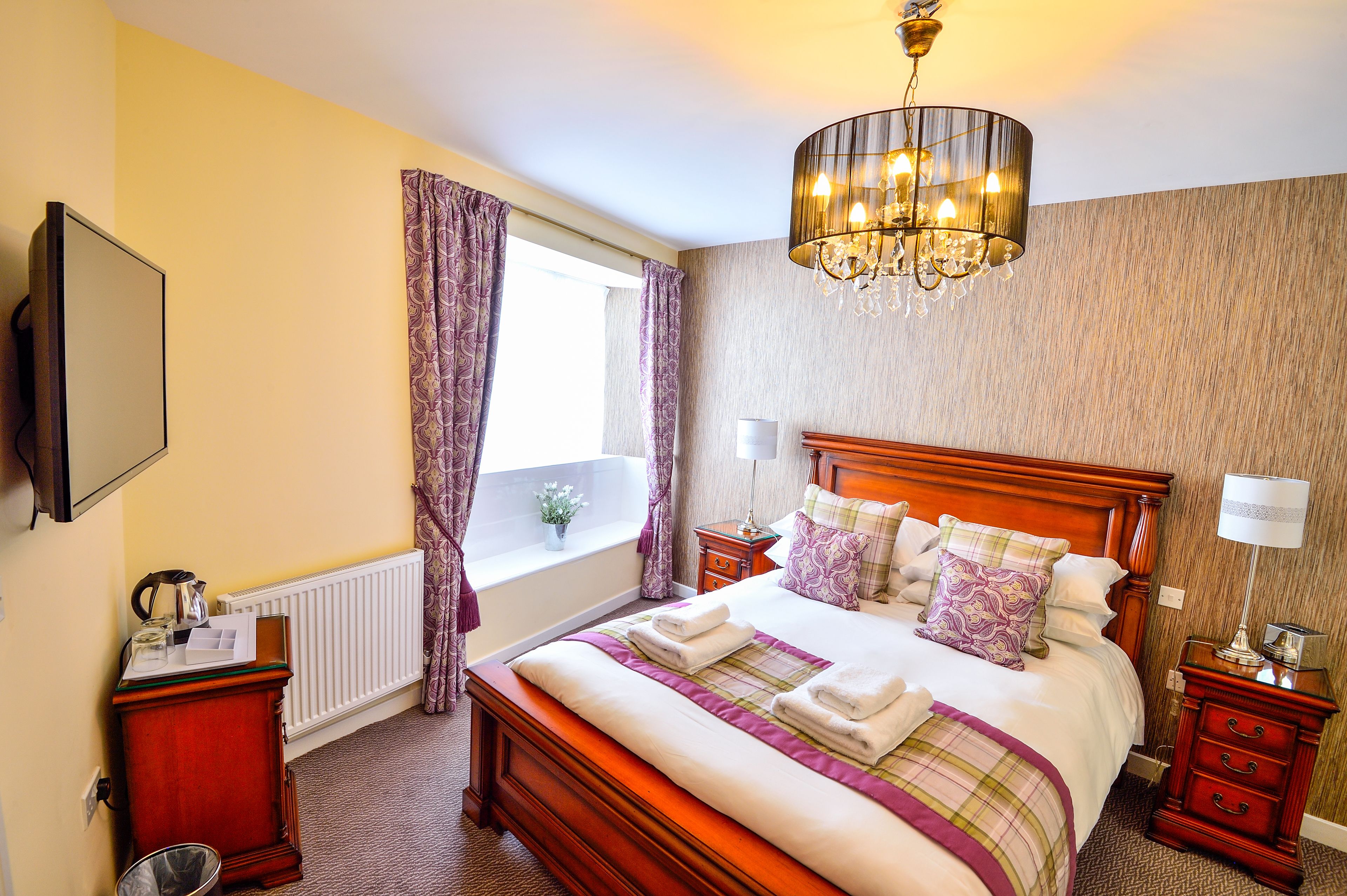 standard double room | individually decorated, individually furnished, desk, iron/ironing board