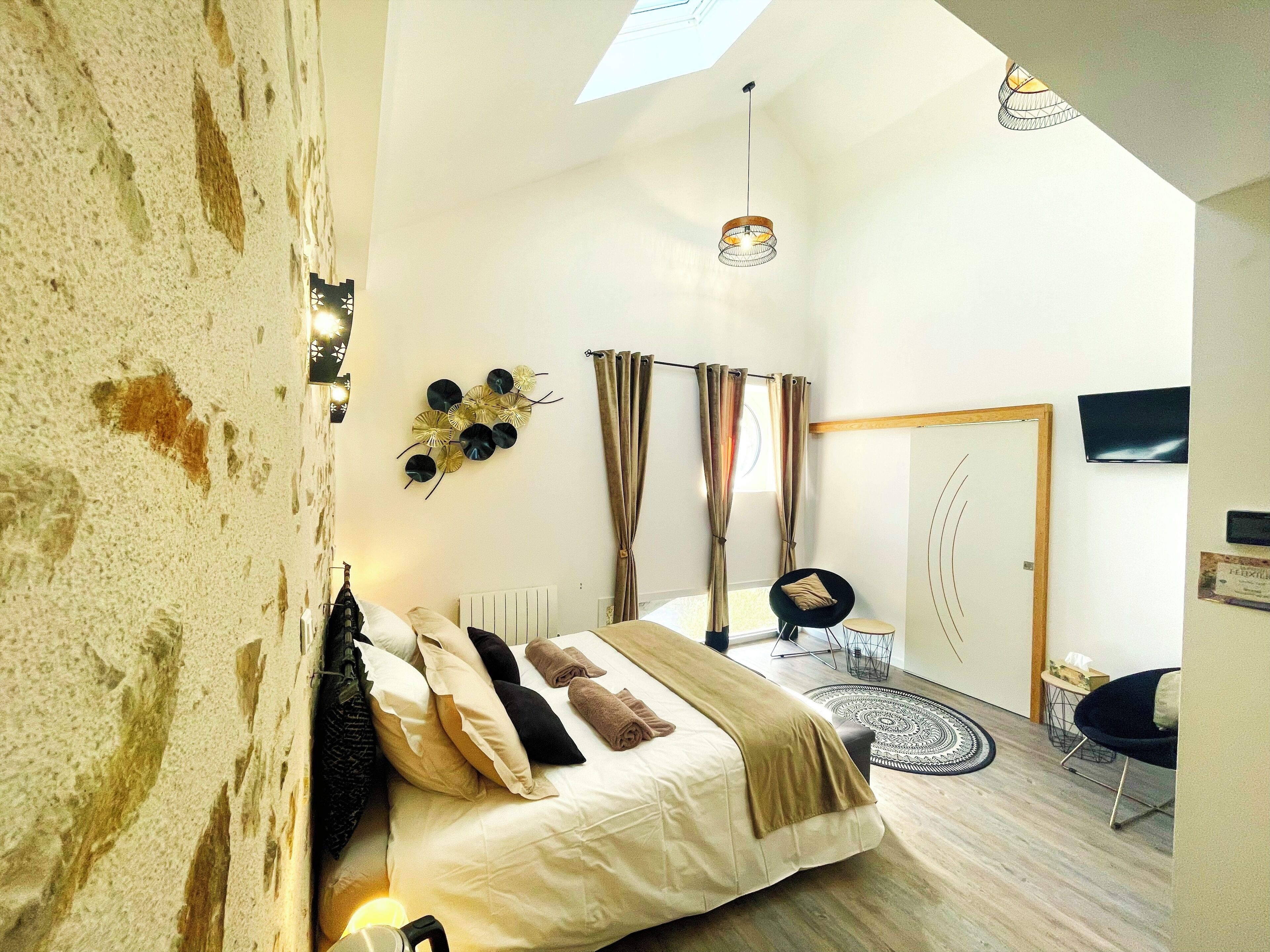 Superior-Vierbettzimmer, Blick auf den Innenhof | Bettwäsche aus ägyptischer Baumwolle, hochwertige Bettwaren