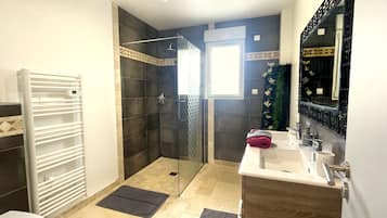 Superior Triple Room, Courtyard View | Egyptian cotton sheets, premium bedding, memory foam beds, desk