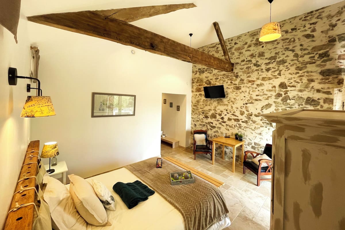 Kahden hengen superior-huone, näköala pihalle | Egyptinpuuvillaiset lakanat, ylelliset vuodevaatteet