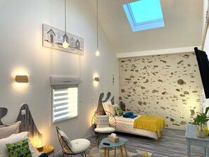 Superior Triple Room, Courtyard View | Blackout curtains, soundproofing, free WiFi