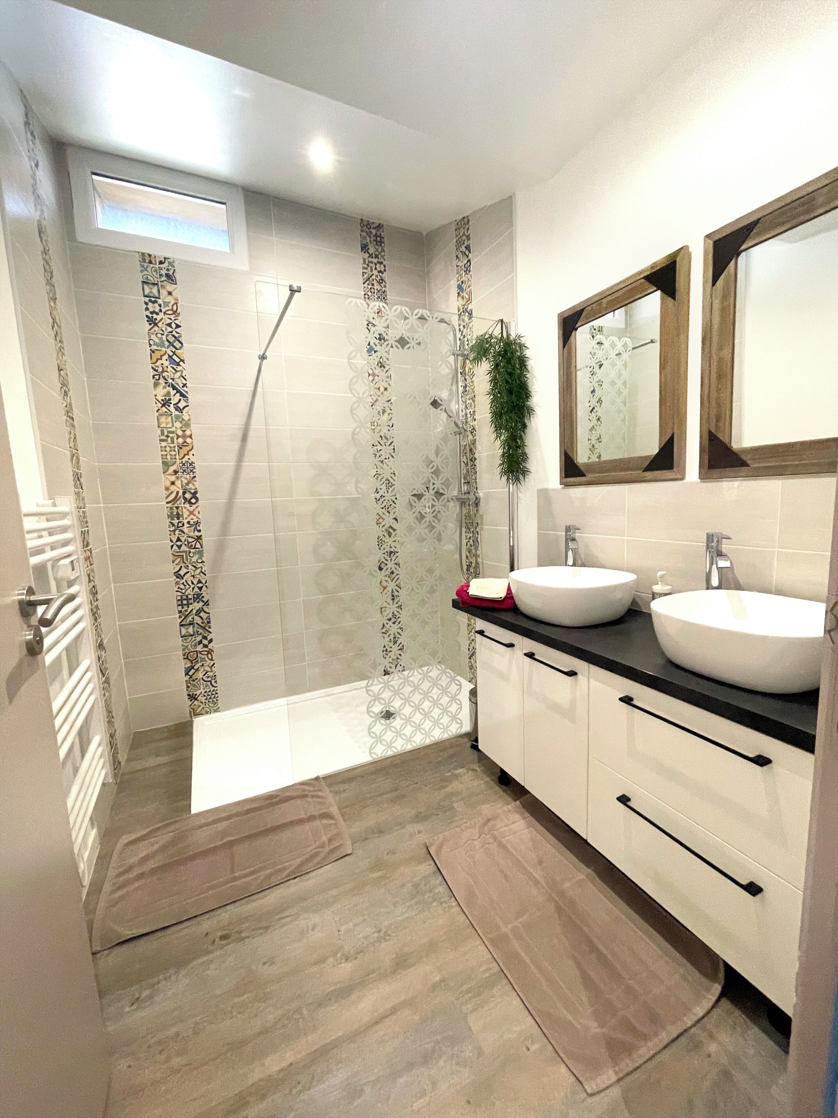 Superior Quadruple Room, Courtyard View | Bathroom