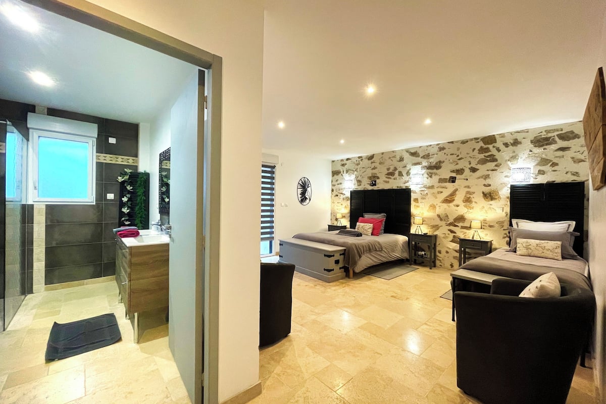 Egyptian cotton sheets, premium bedding, memory-foam beds