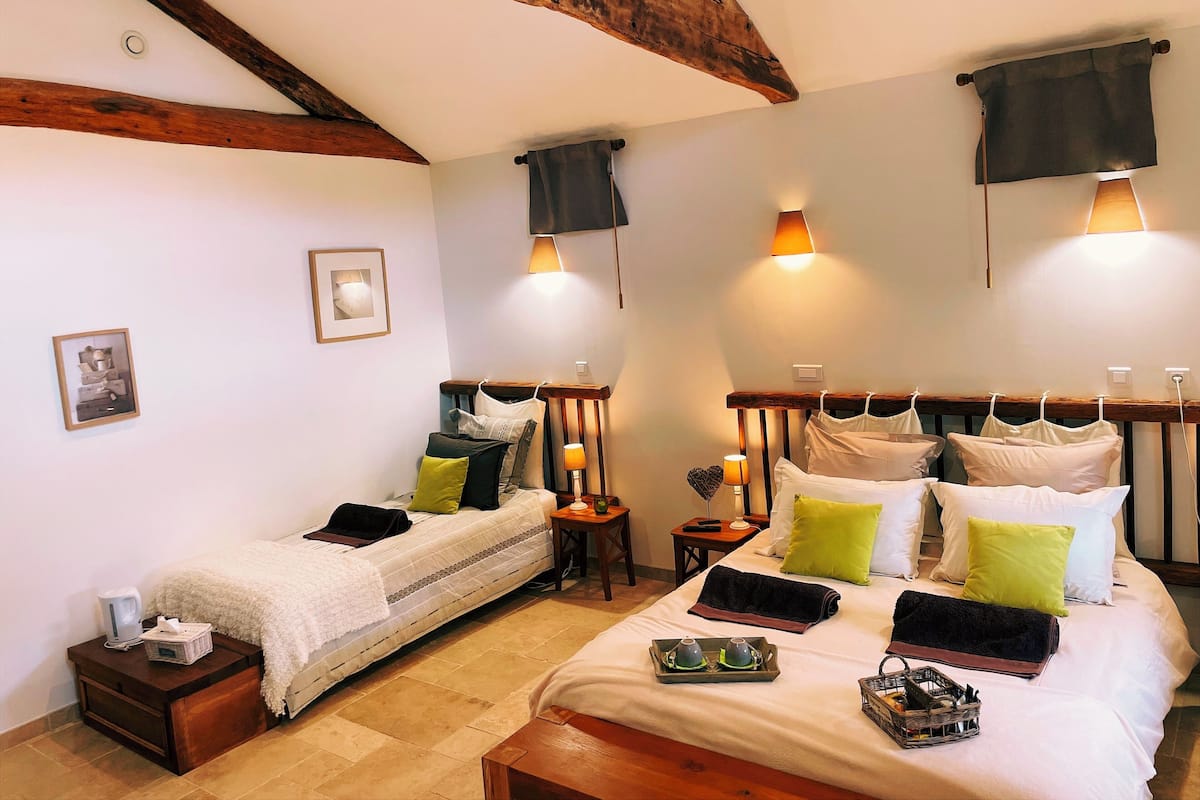 Superior-Dreibettzimmer, Blick auf den Innenhof