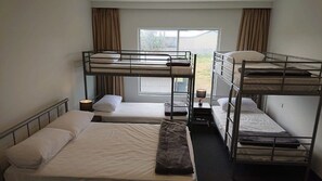 3 Bedroom House with 2 Bathrooms - Paradise Escapes - 001 (Cowes)