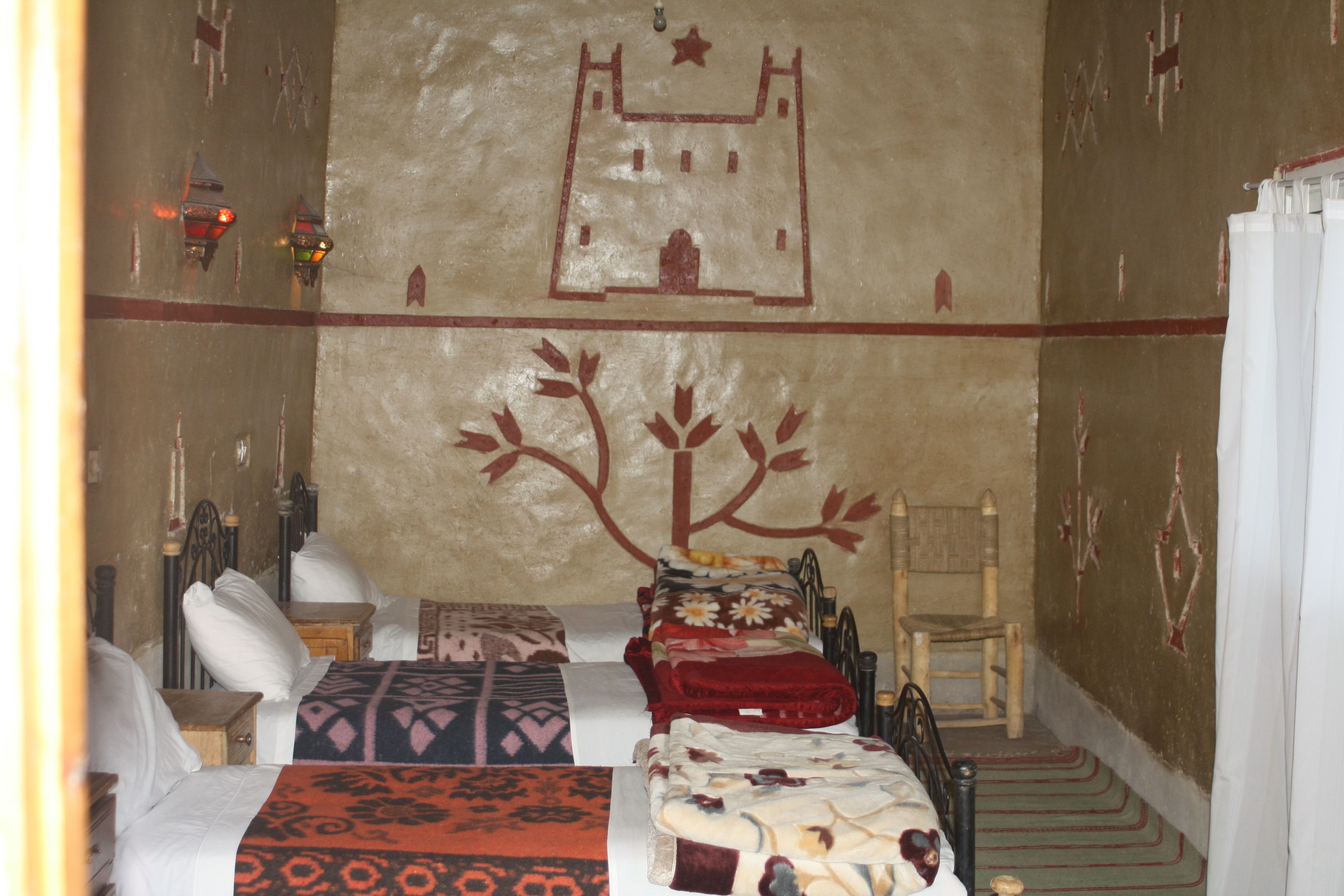 Basic Triple Room | Desk, blackout drapes, rollaway beds, WiFi