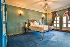 华丽套房, 湖景 (Saphir) | 办公桌、隔音、免费 WiFi、床单