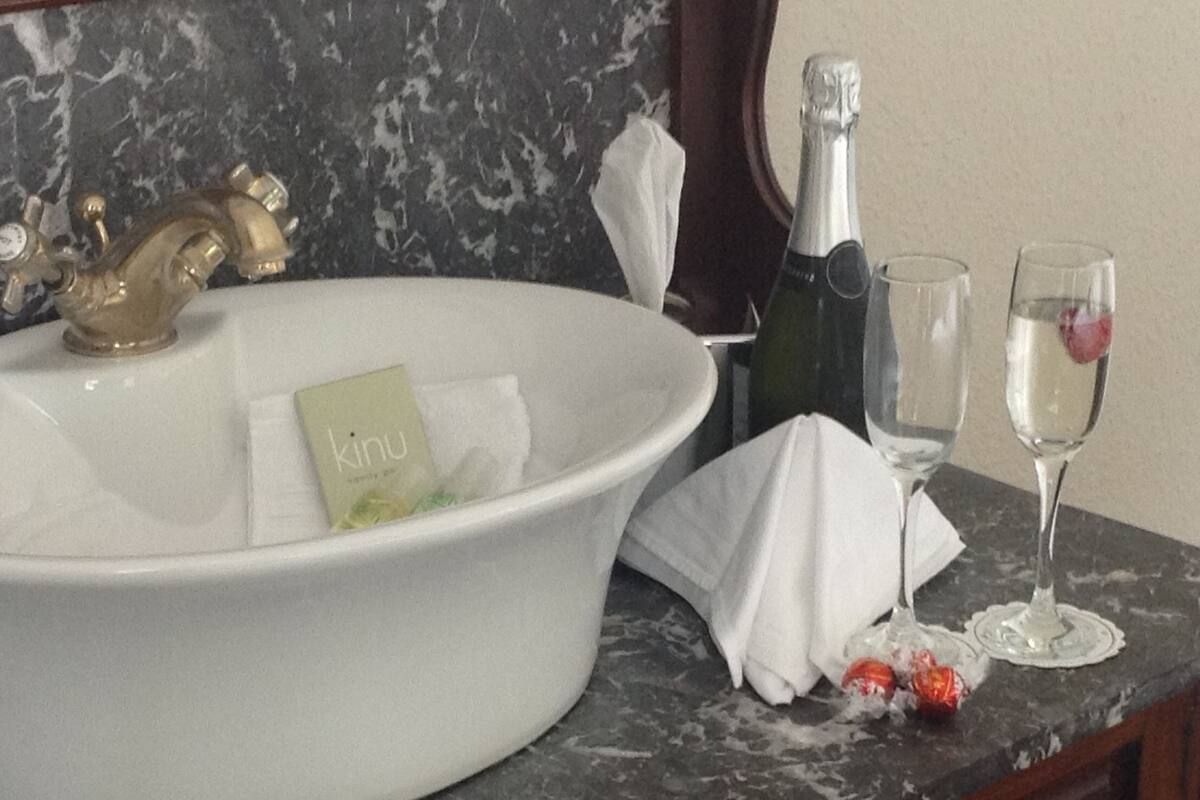 Standard King Room (Room 2) | Accès au Wi-Fi (inclus), literie fournie