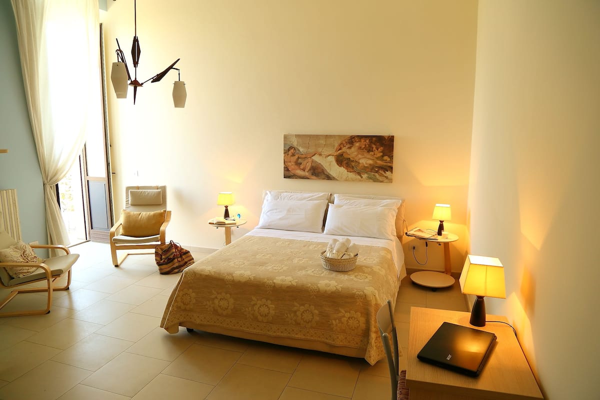 Classic Double Room, Sea View (Vento) | Desk, blackout curtains, soundproofing, iron/ironing board
