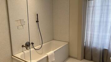 Executive Studio, Kitchenette | In-room safe, desk, soundproofing, iron/ironing board