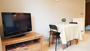 Unclassified image, 2 of 12, button - Stylish Park Central Apartment (Birmingham)