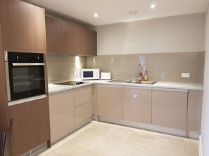 City Apartment | Private kitchen - JQ Stylish City Apartment (Birmingham)