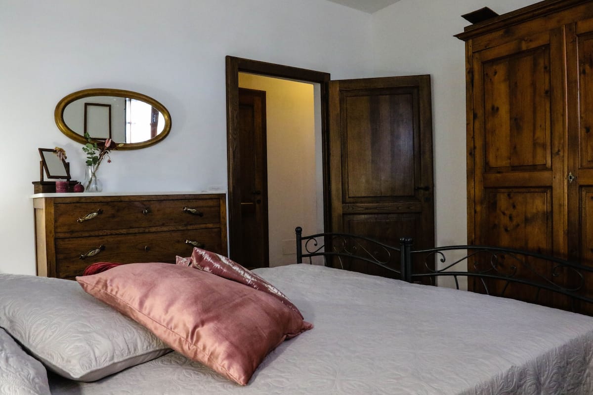 Comfort appartement | 2 slaapkamers, individueel gemeubileerd, een bureau, een laptopwerkplek