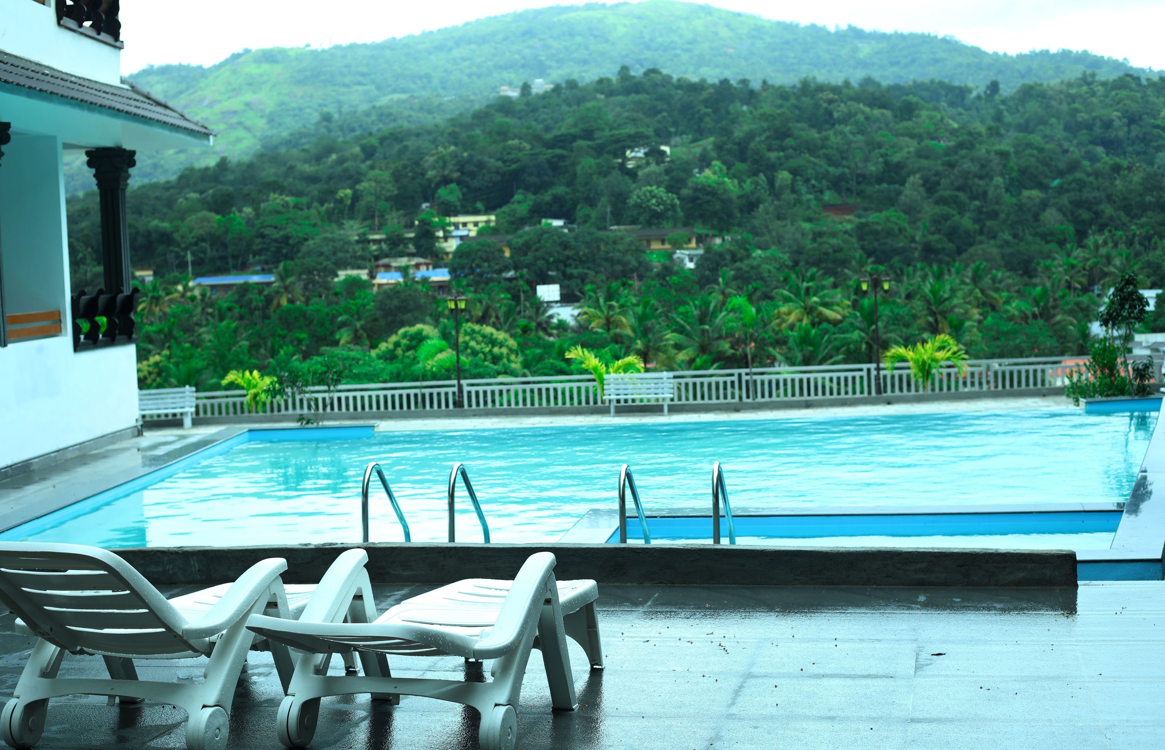 المنشأة من الخارج