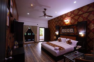 Premium bedding, in-room safe, individually furnished, desk