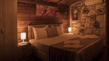 Double Room | In-room safe, free WiFi