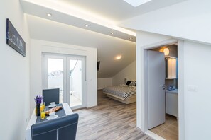 Estúdio conforto, sacada | Wi-Fi de cortesia, roupa de cama