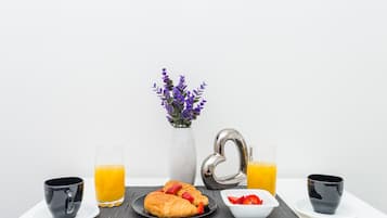 Room | In-room dining