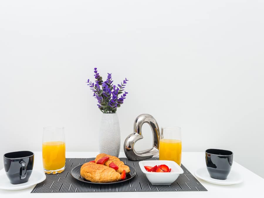 Room | Makan dalam bilik