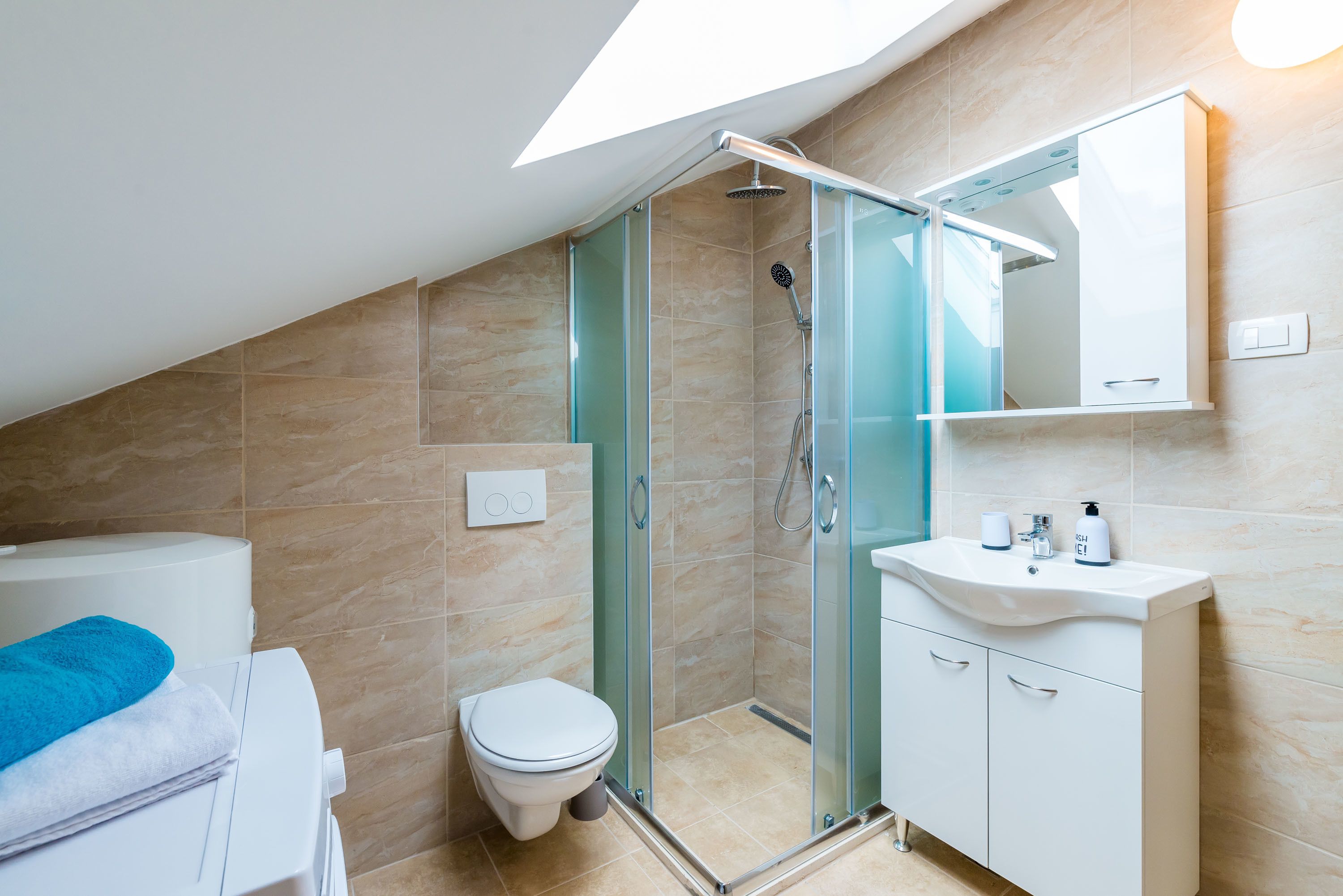 Luxury-Studio, Balkon | Badezimmer | Dusche, Handtücher