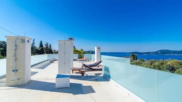 Apartment (2 bed apt,balcony,sea view) | Terrace/patio