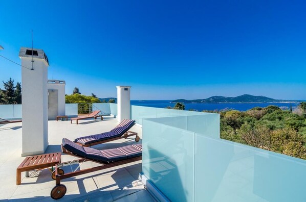 Appartement (2 bed apt,balcony,sea view) | Extérieur