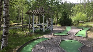Mini-golf
