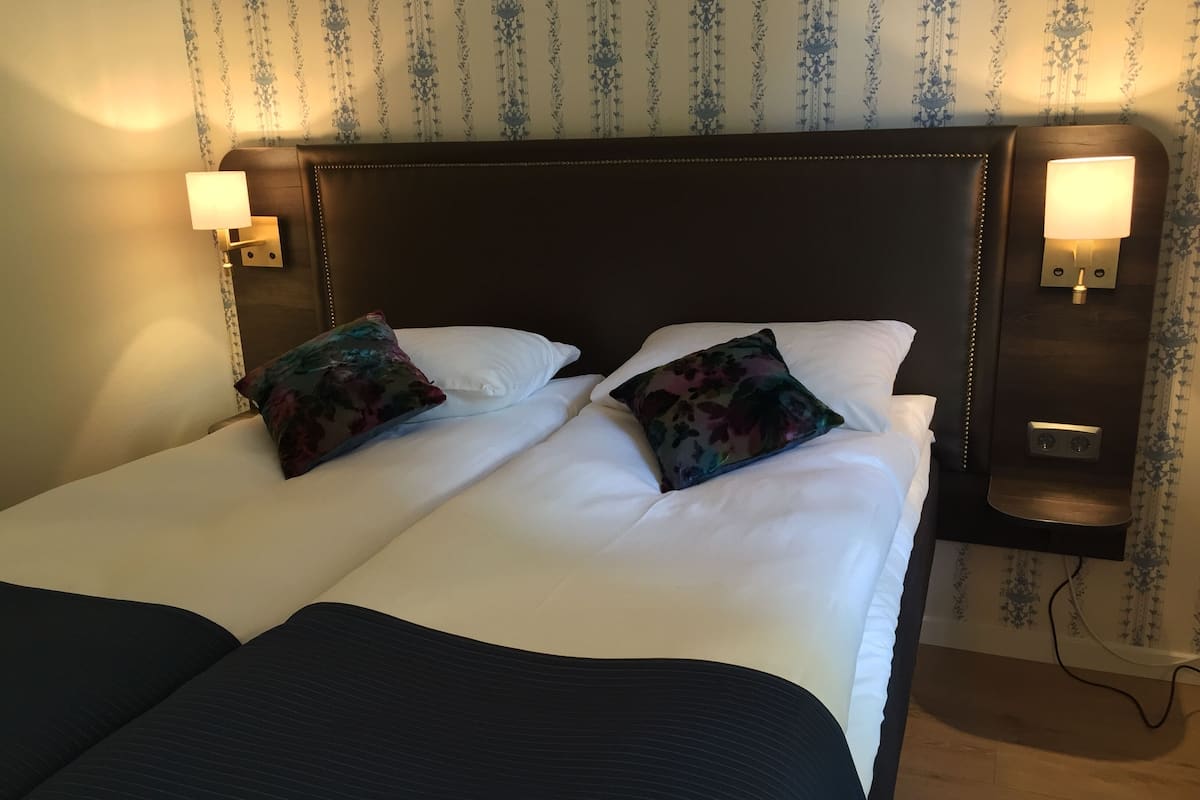 standard double or twin room, hill view | free wifi, bed sheets