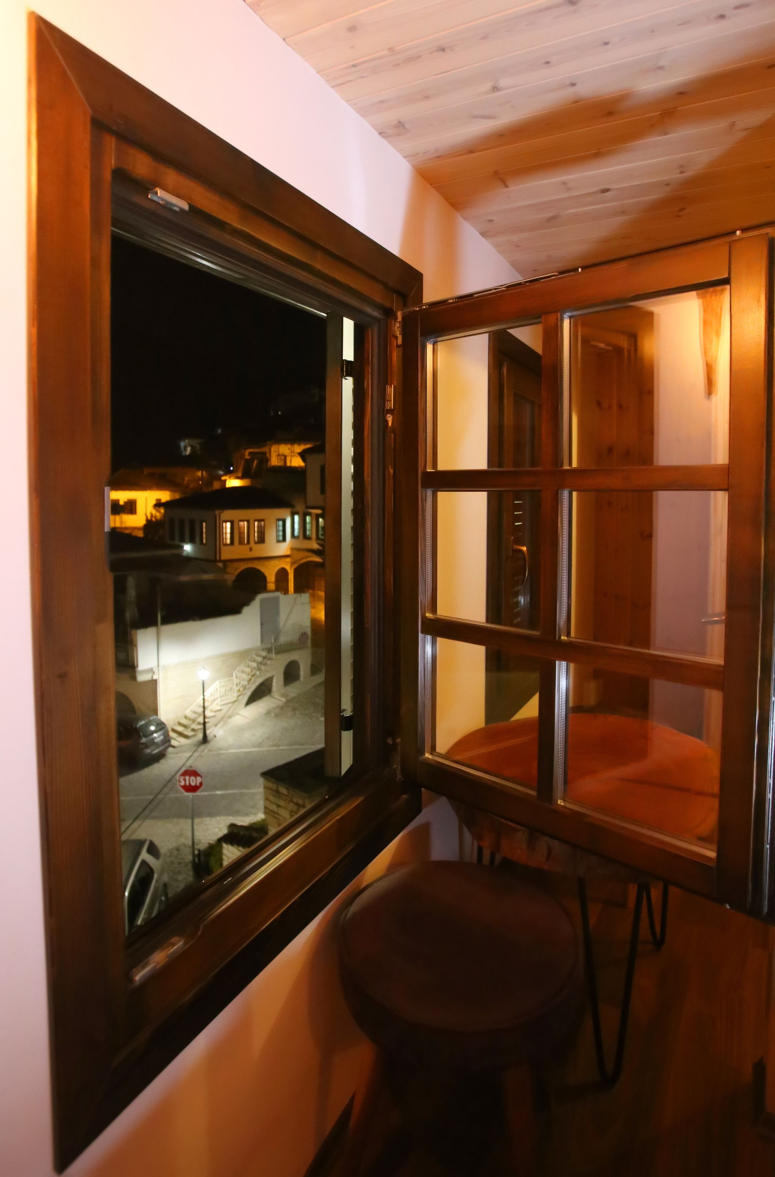 deluxe twin room, city view | view from room