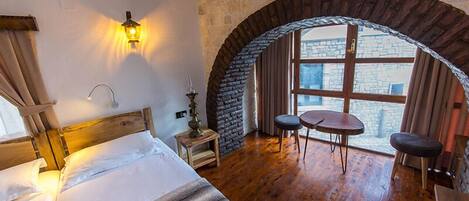 Minibar, caja de seguridad en la habitación, escritorio y wifi gratis