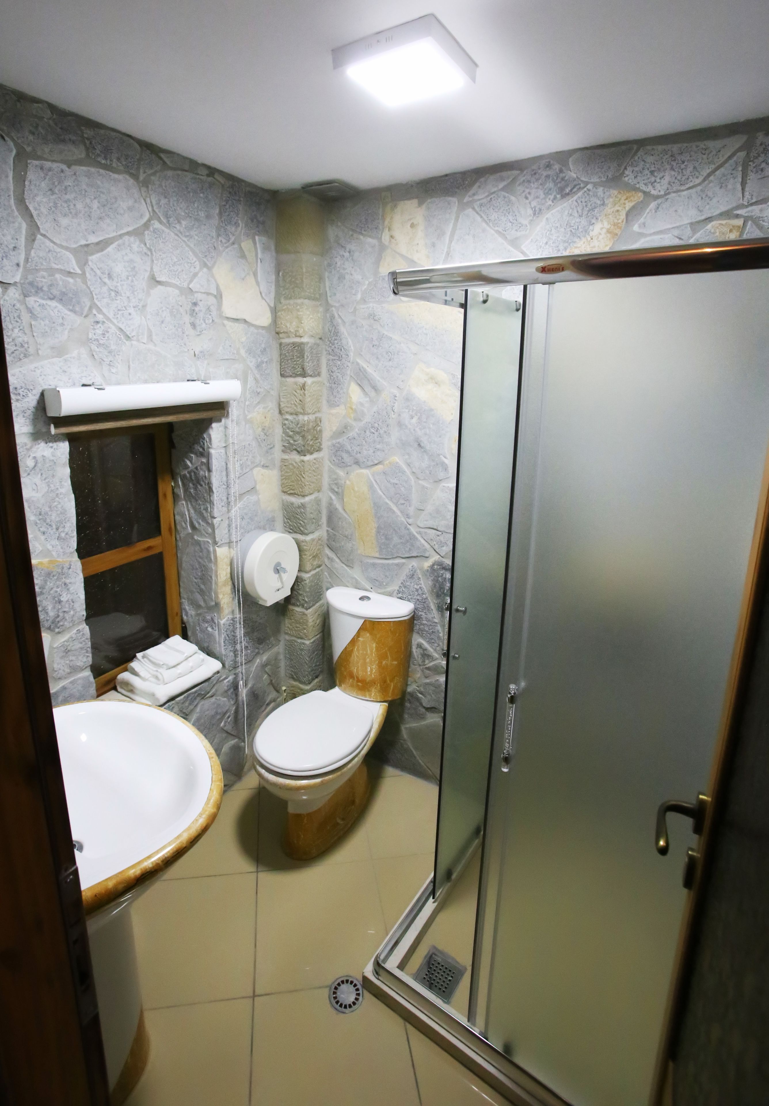 comfort triple room | bathroom | shower, free toiletries, hair dryer, slippers