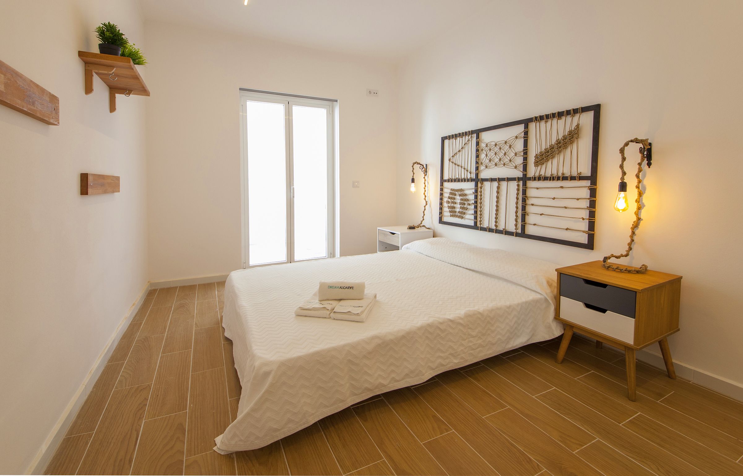 1 chambre, fer et planche à repasser, lits bébé (en supplément)