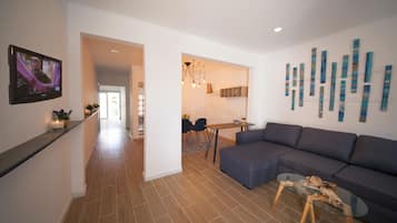 Appartement (1 Bedroom) | Woonruimte | Flatscreentelevisie