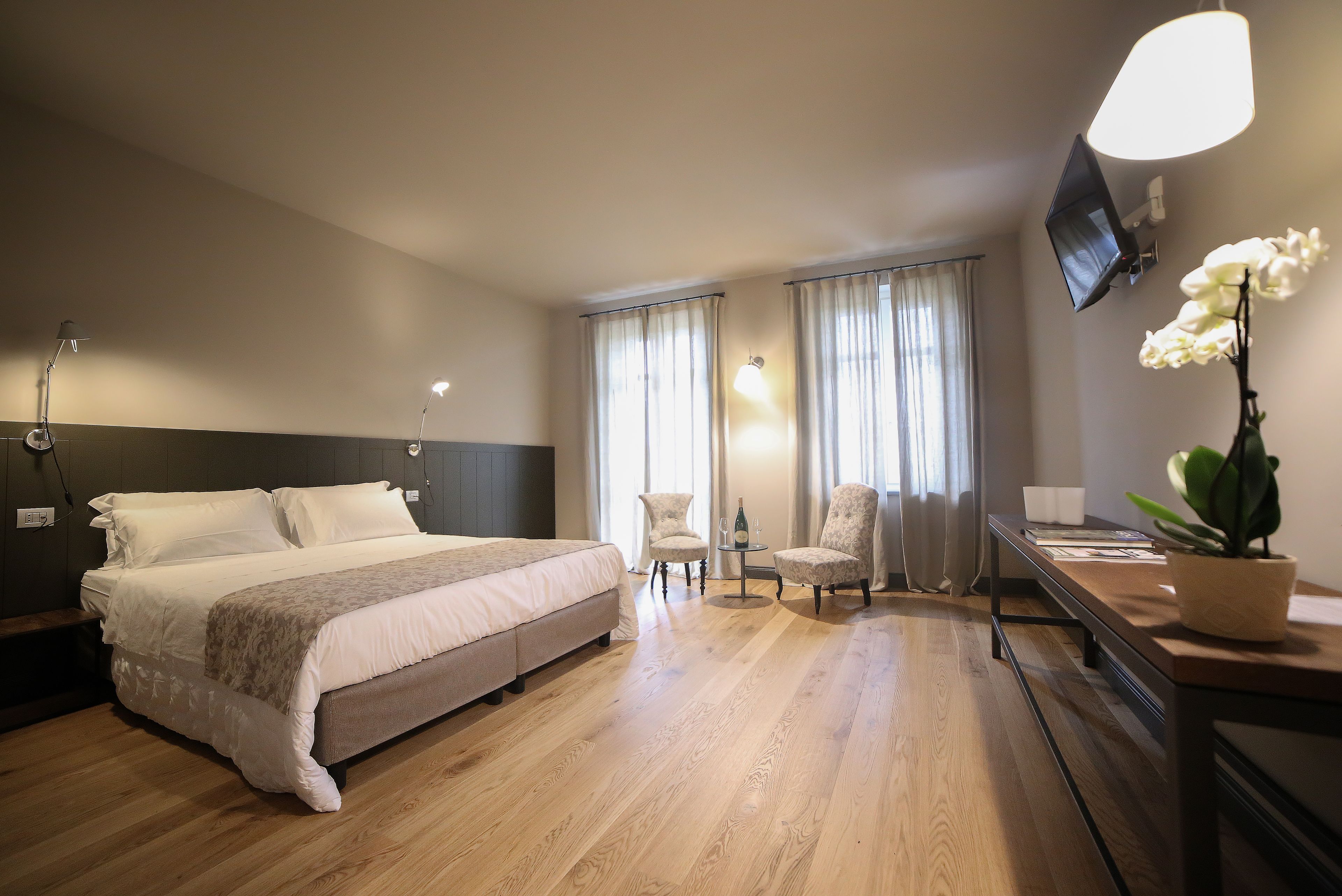 Superior Double or Twin Room, Pool View | Individually decorated, individually furnished, desk, blackout curtains