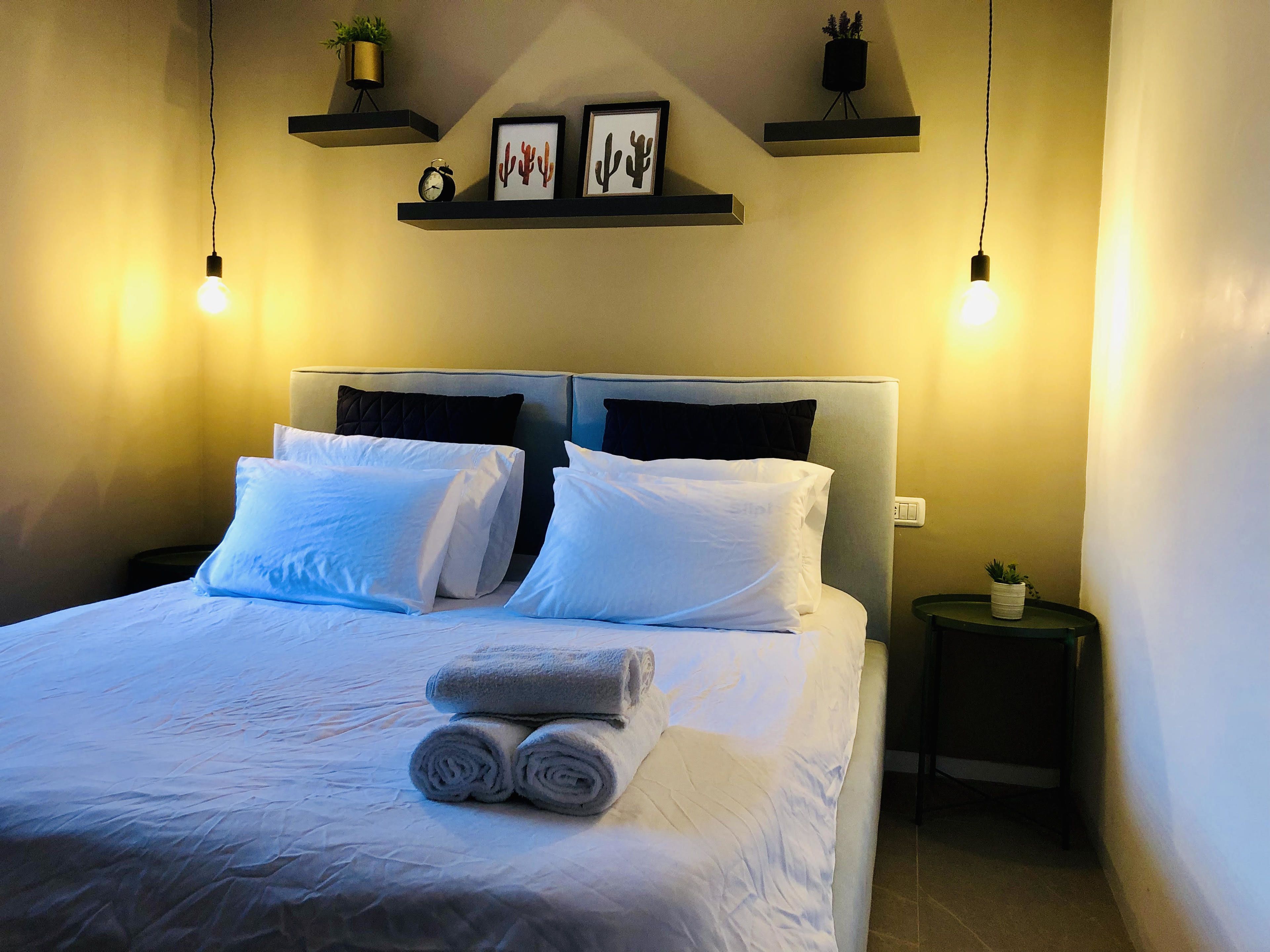 Design-huoneisto, useita sänkyjä | 2 makuuhuonetta, kannettavalle tietokoneelle sopiva työtila