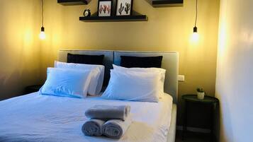 Leilighet – design, flere senger | 2 soverom, skrivebord for bærbar PC og blendingsgardiner