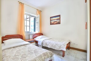 Apartment B5, Apartment With Terrace | Desk, iron/ironing board, cribs/infant beds, free WiFi