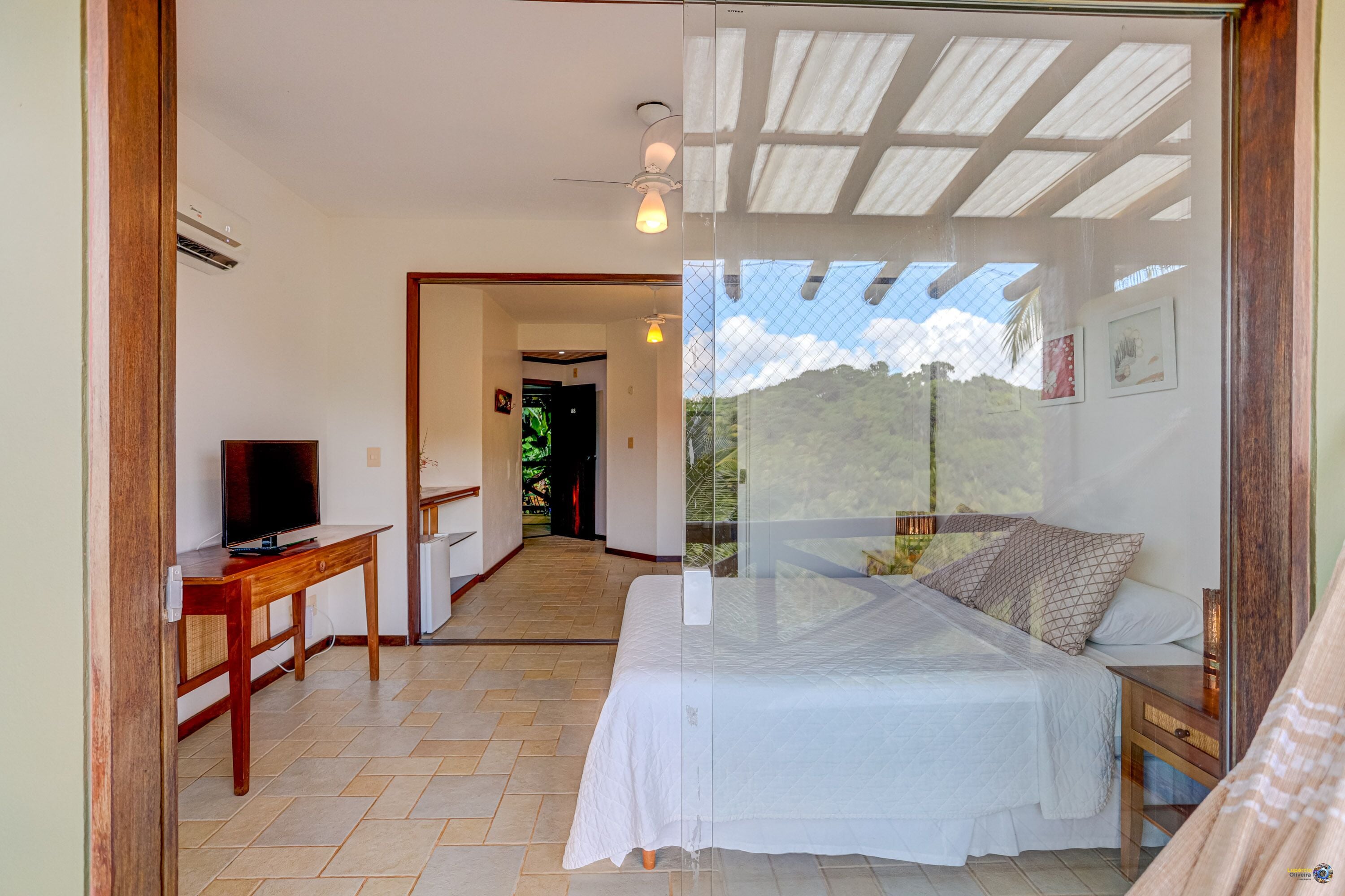 basic double or twin room (deluxe) | 1 bedroom, minibar, individually decorated, individually furnished