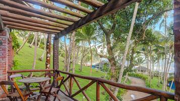 Bungalow (Studio) | 1 bedroom, minibar, individually decorated, individually furnished