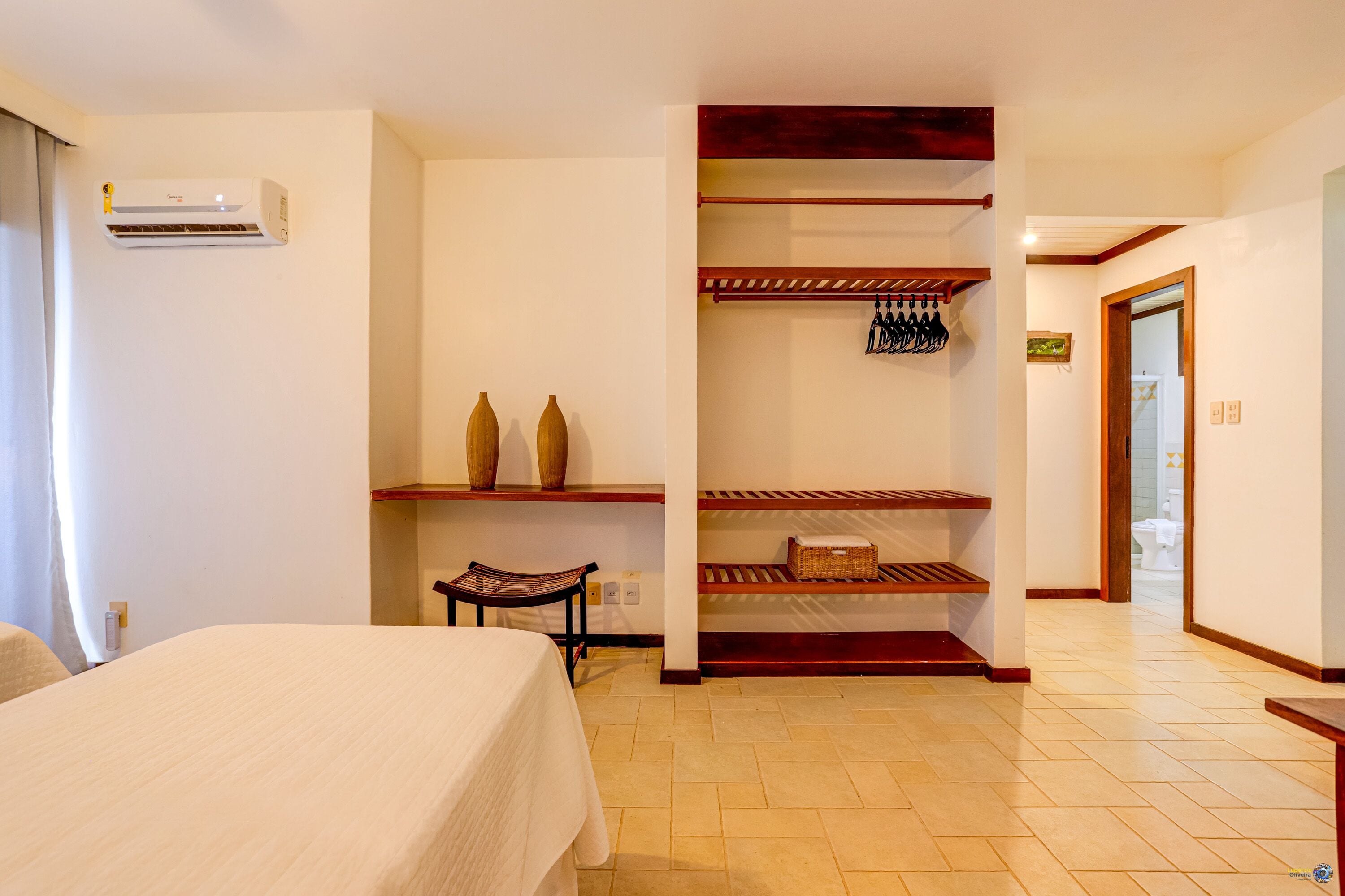 basic suite (king) | 1 bedroom, minibar, individually decorated, individually furnished