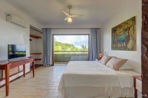 Basic-Suite (King) | Minibar, individuell dekoriert, individuell eingerichtet