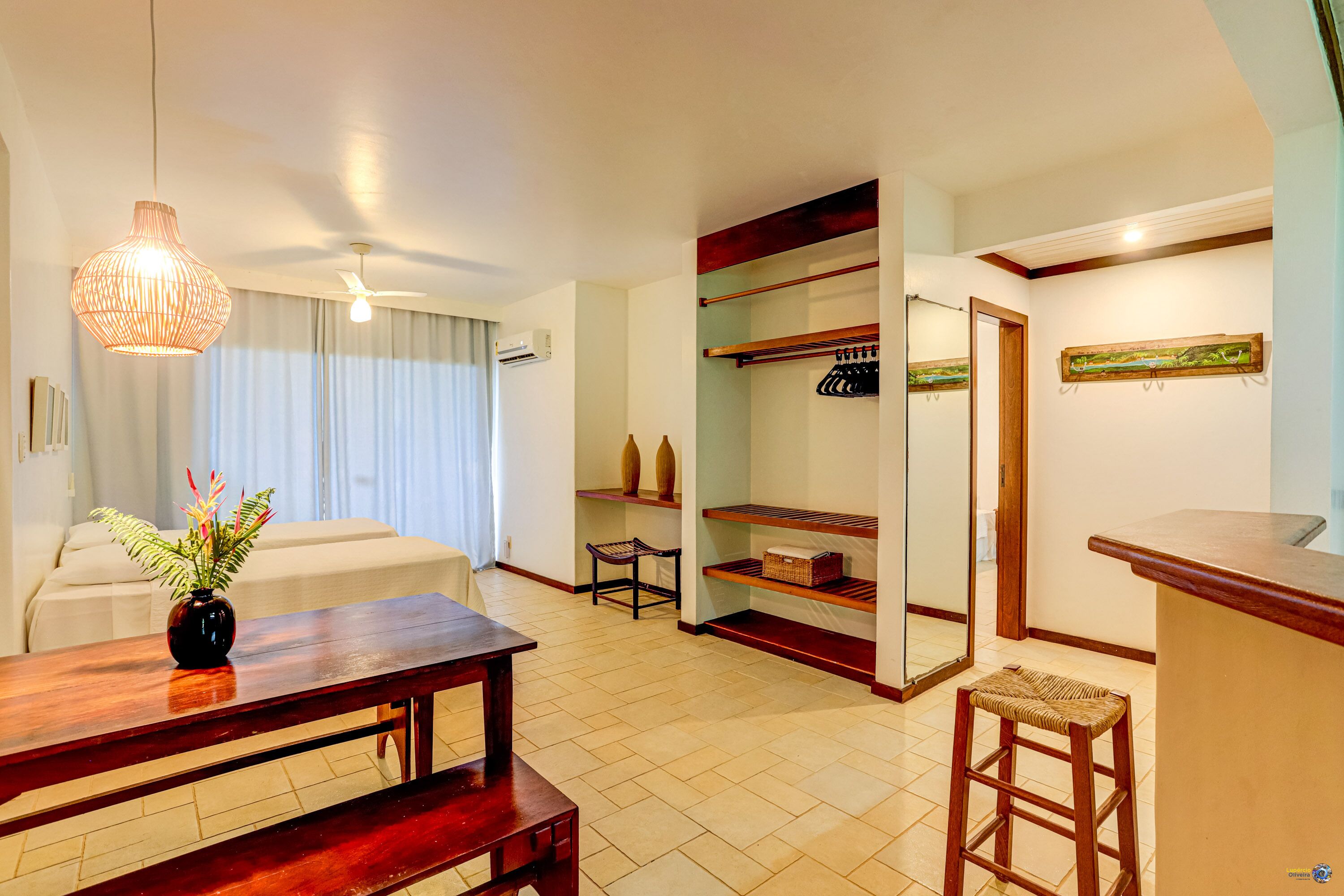 basic suite (king) | 1 bedroom, minibar, individually decorated, individually furnished