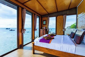 Family good view bungalow V1 | In-room safe, blackout drapes, free WiFi, bed sheets