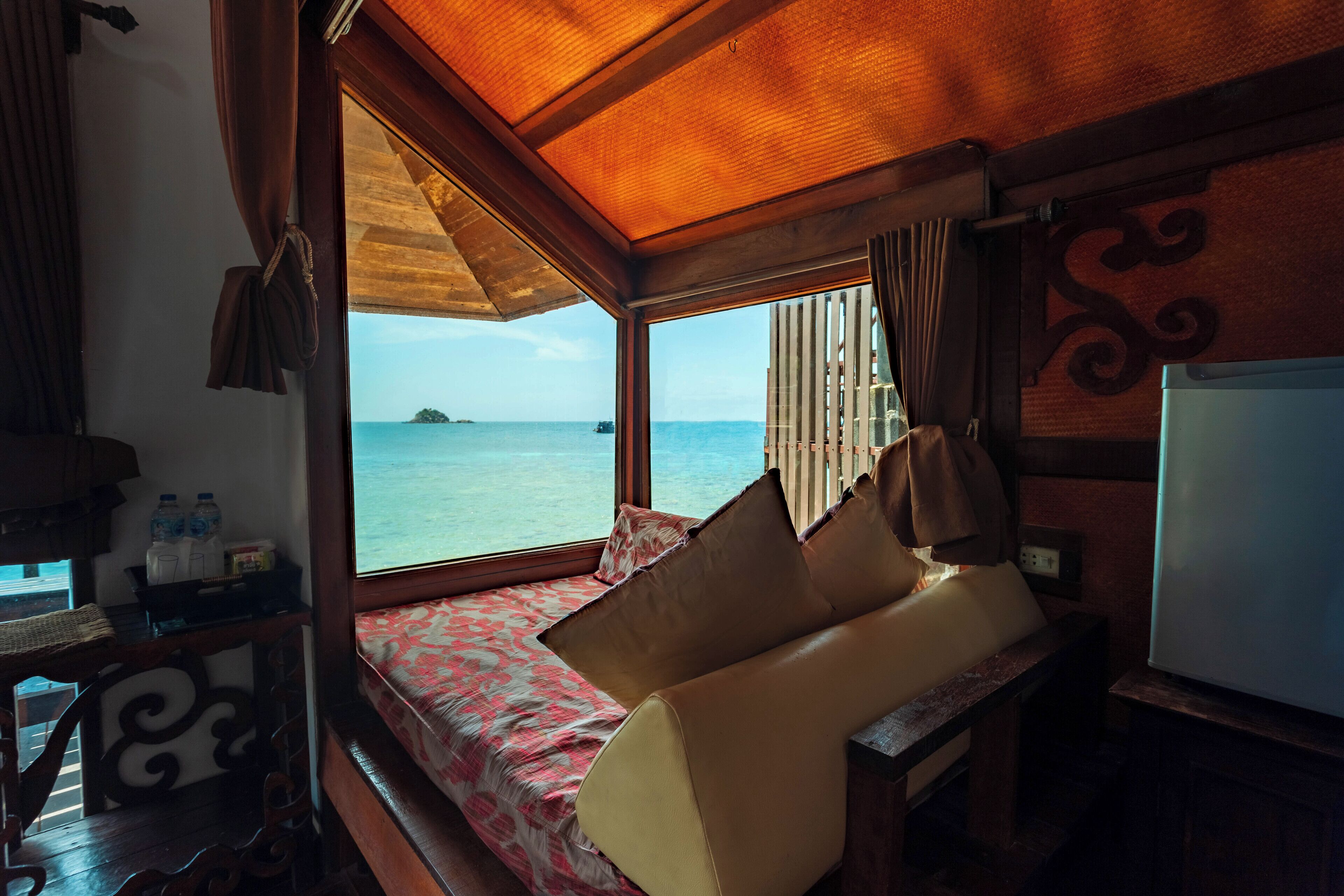 Deluxe romantic sea view bungalow S9 | Caja fuerte, cortinas opacas, wifi gratis y ropa de cama