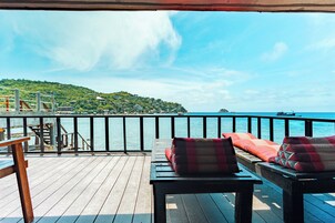 Deluxe romantic sea view bungalow S9 | 起居区 | 32-英寸纯平电视（配备数码频道）