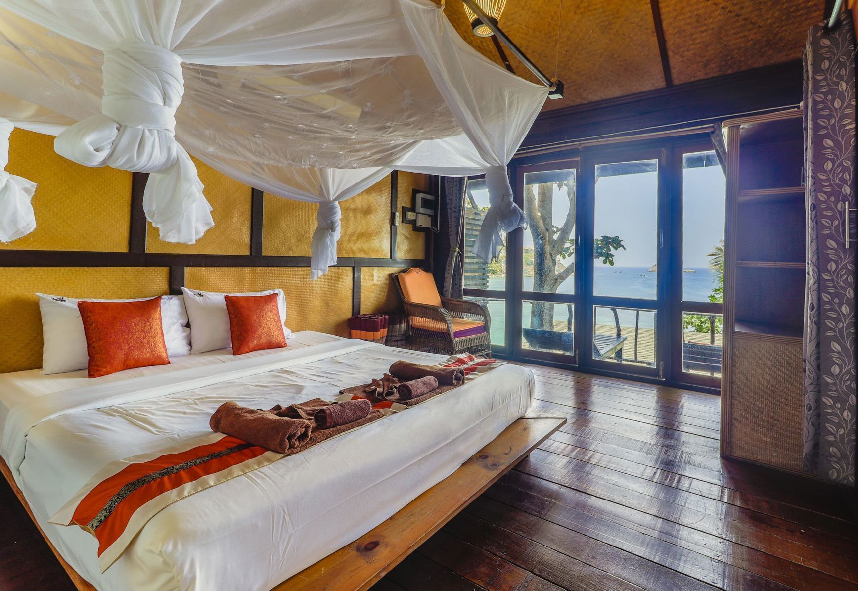 In-room safe, blackout drapes, free WiFi, bed sheets